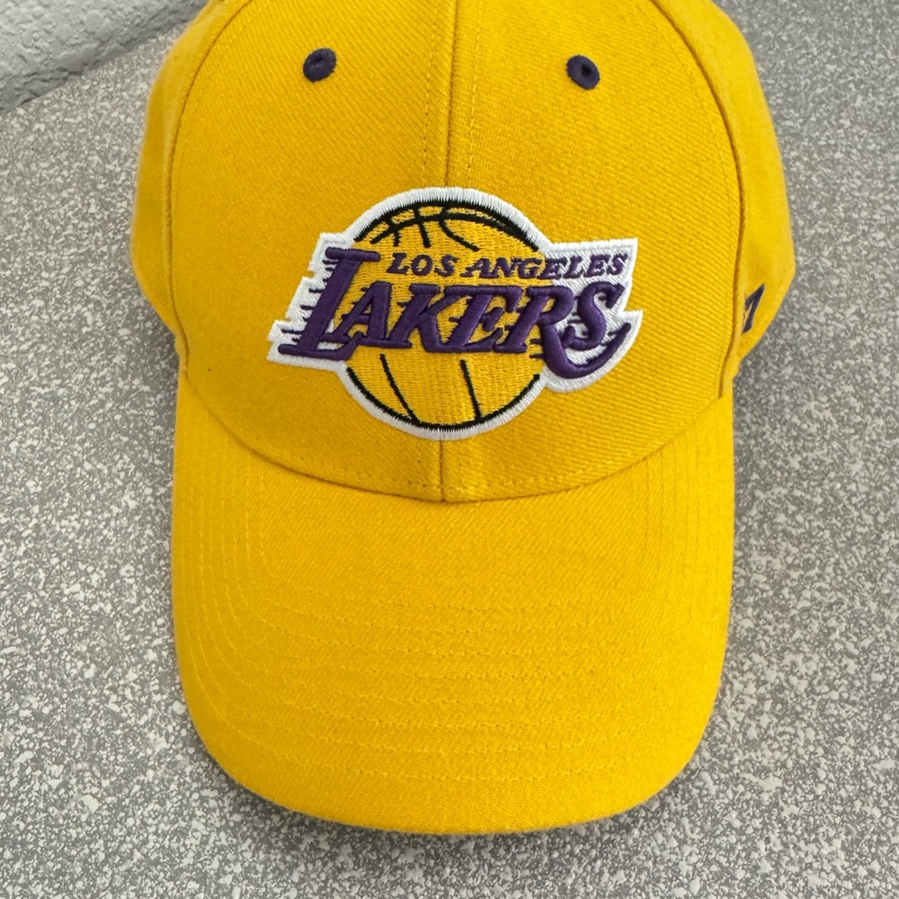 Los Angeles Lakers Basketball 47 Brand NBA Unisex‎ Hat Curved Bill Strap Yellow